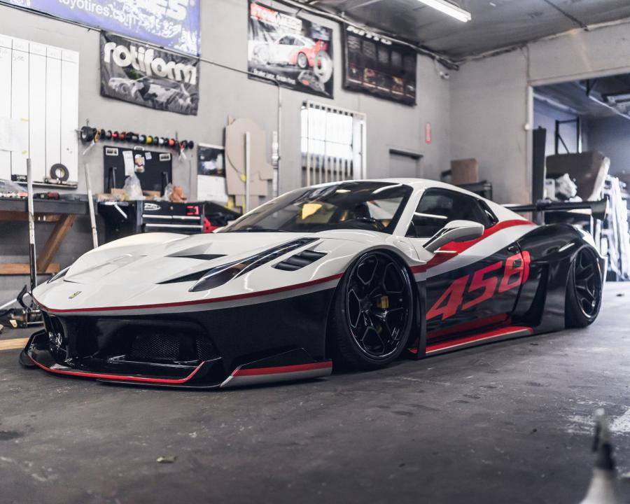 Ferrari 458 Spider by Impressive Wrap 2019 года  (фото 1 из 4)